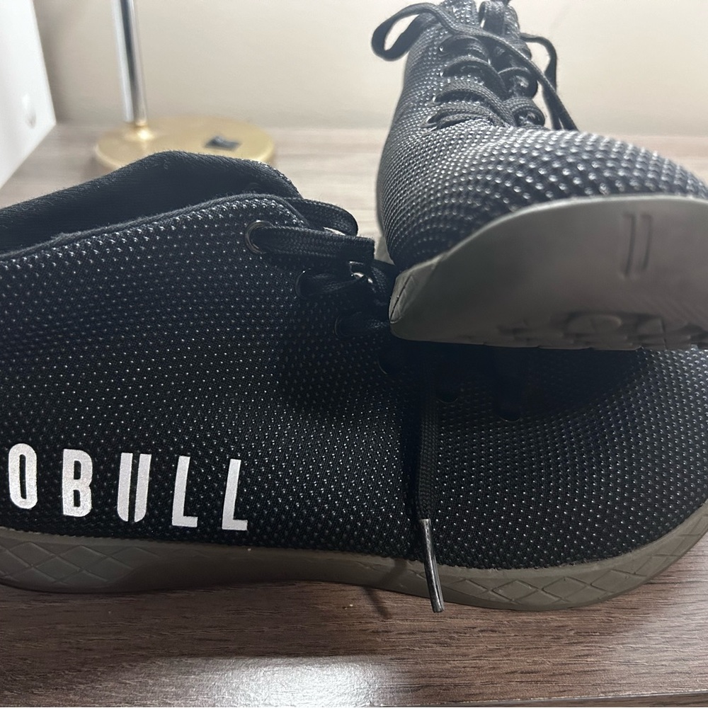 NOBULL training shoes Men’s sz 9